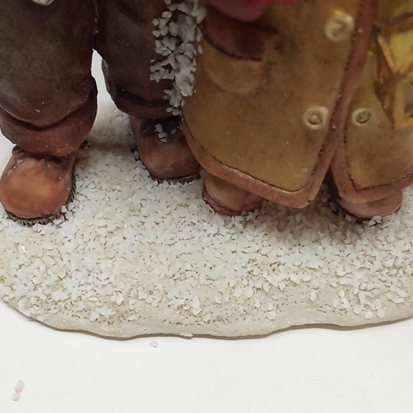 Home Interiors # 56043-03 The Little Christmas Figurine 2003 - Picture 6 of 14